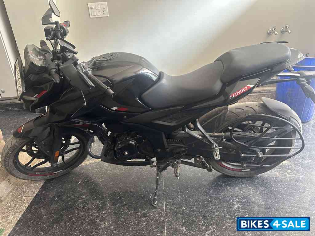 Black Bajaj Pulsar N250 Dual Channel ABS Black Bajaj Pulsar N250 Dual Channel ABS