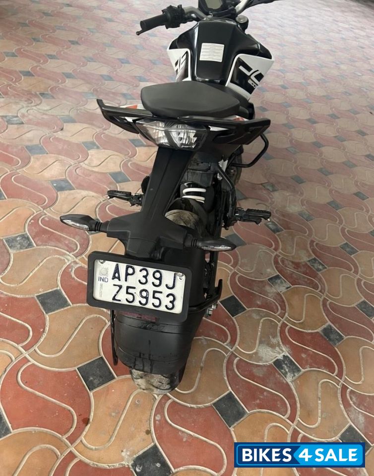 White And Black KTM Duke 200