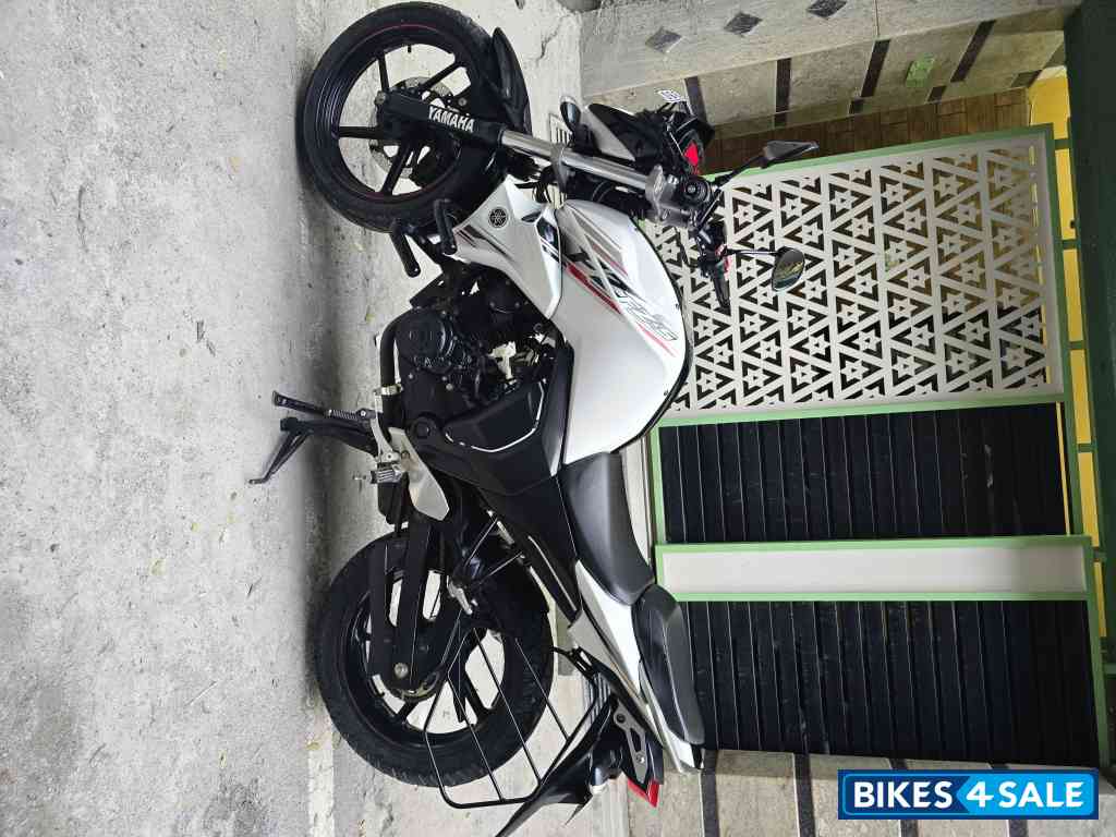 Yamaha FZ-S FI V2