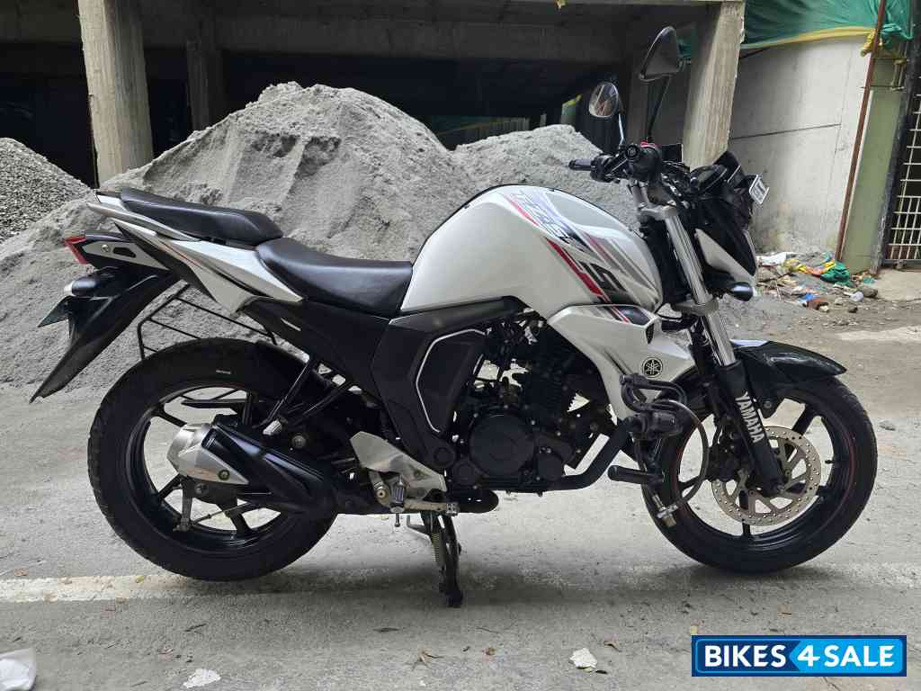 Yamaha FZ-S FI V2 Yamaha FZ-S FI V2