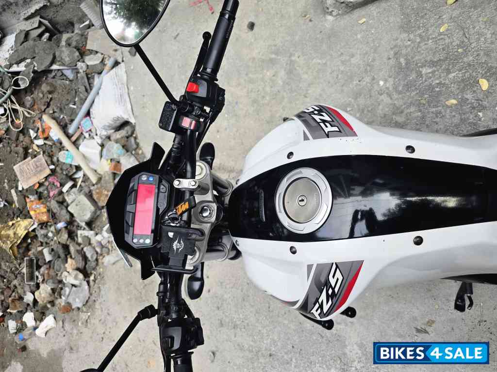 Yamaha FZ-S FI V2 Yamaha FZ-S FI V2