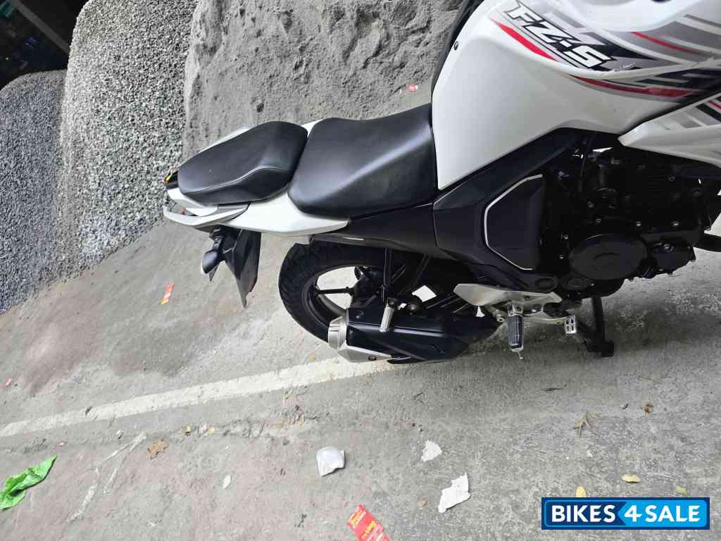 Yamaha FZ-S FI V2 Yamaha FZ-S FI V2