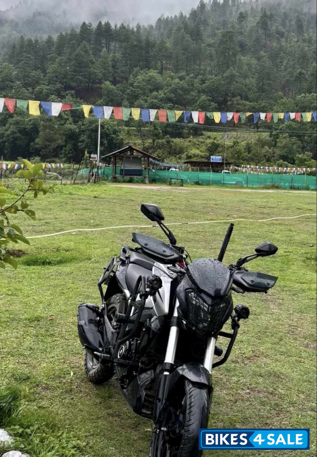 Black And Silver Bajaj Dominar 250