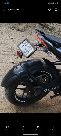 White Black Bajaj Pulsar 200 NS