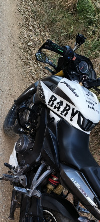 White Black Bajaj Pulsar 200 NS