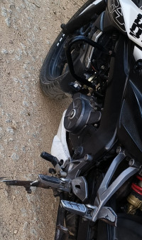 White Black Bajaj Pulsar 200 NS