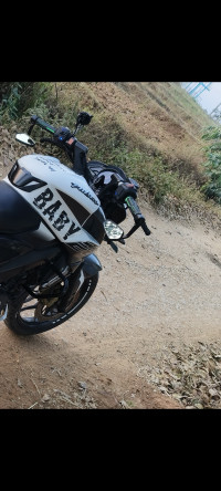 White Black Bajaj Pulsar 200 NS