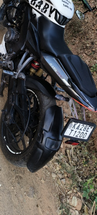 White Black Bajaj Pulsar 200 NS