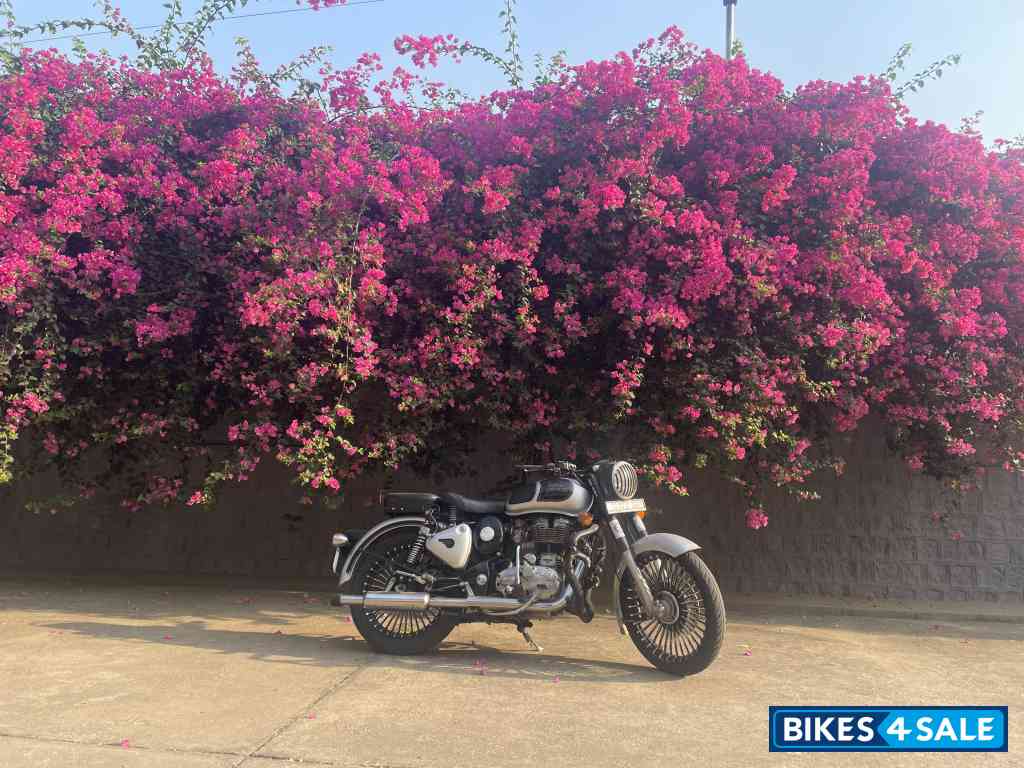 Sliver Royal Enfield Classic 350