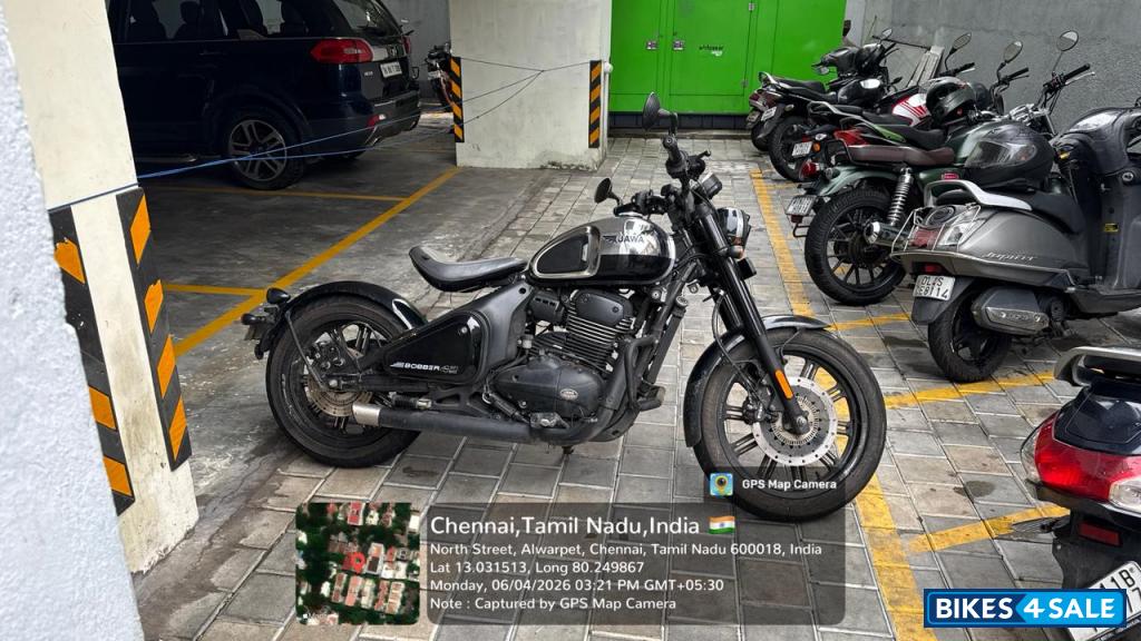 Jawa 42 Bobber Black Mirror