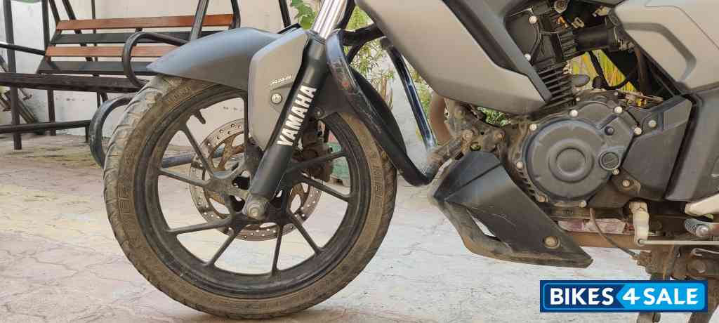 Mettalic Black Yamaha FZ FI V3 BS6 Mettalic Black Yamaha FZ FI V3 BS6