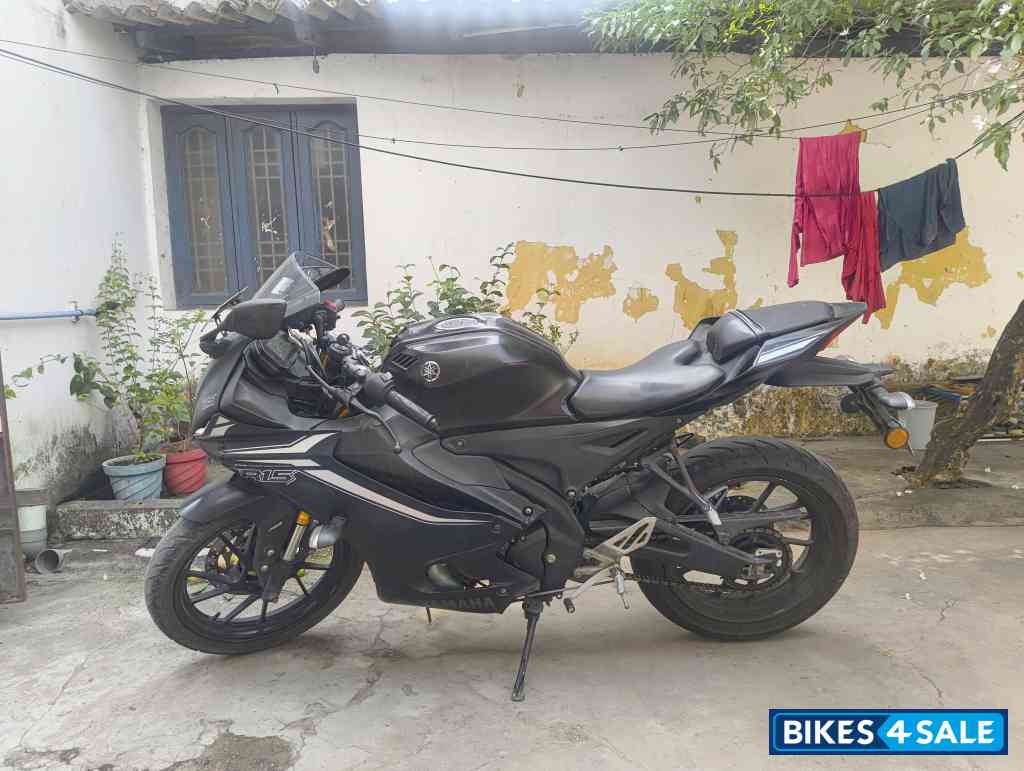 Yamaha R15 V4