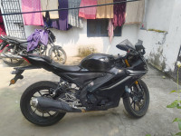 Yamaha R15 V4