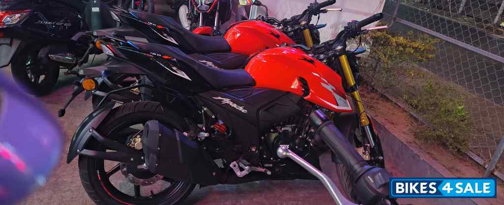 TVS Apache RTR 160 4V