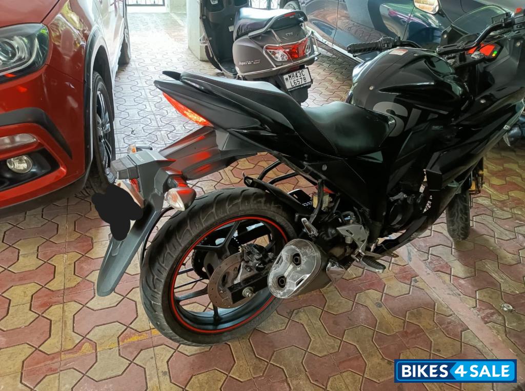 Sparkle Black Suzuki Gixxer SF Fi Sparkle Black Suzuki Gixxer SF Fi