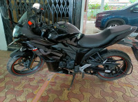 Sparkle Black Suzuki Gixxer SF Fi