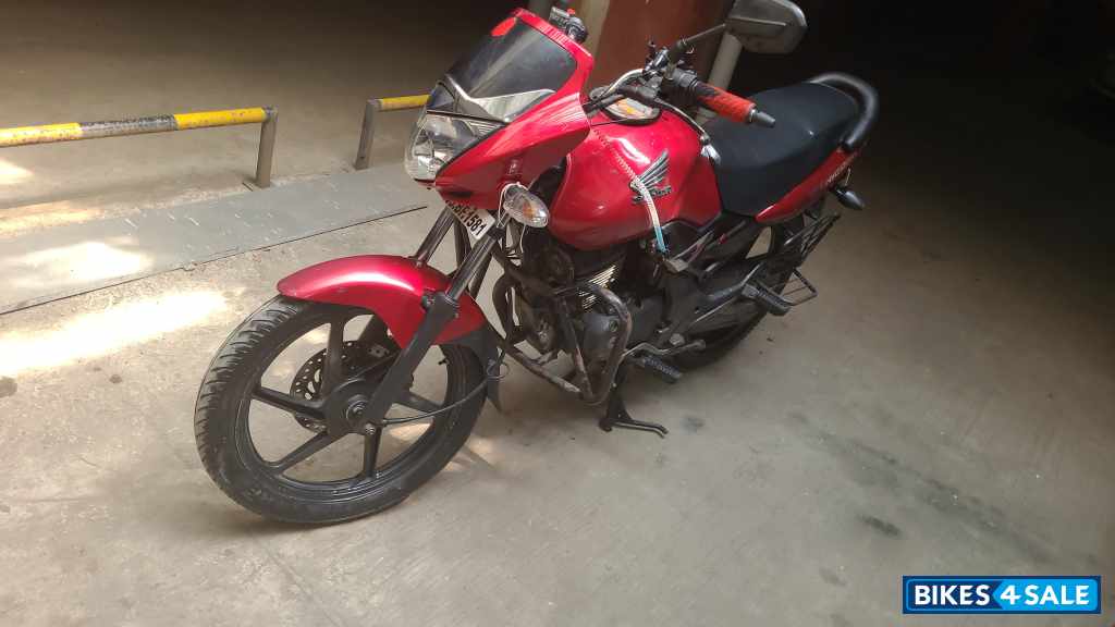 Red Honda CBR 150R