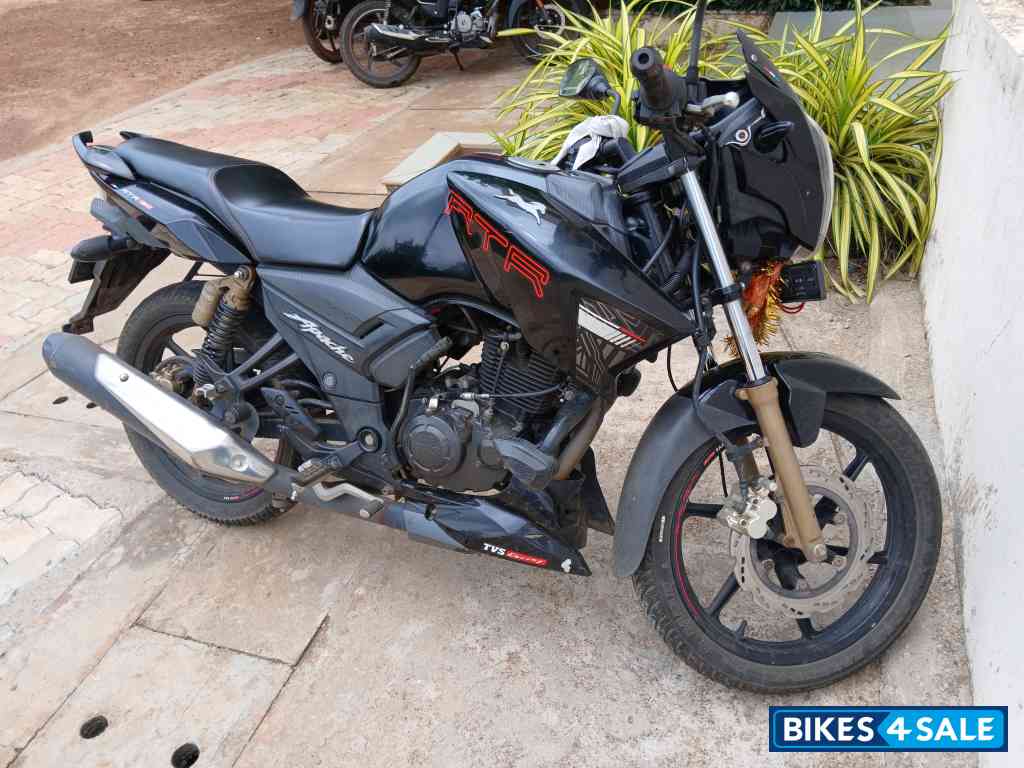 Black TVS Apache RTR 180