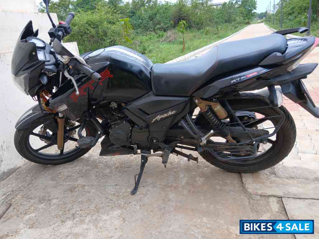 Black TVS Apache RTR 180