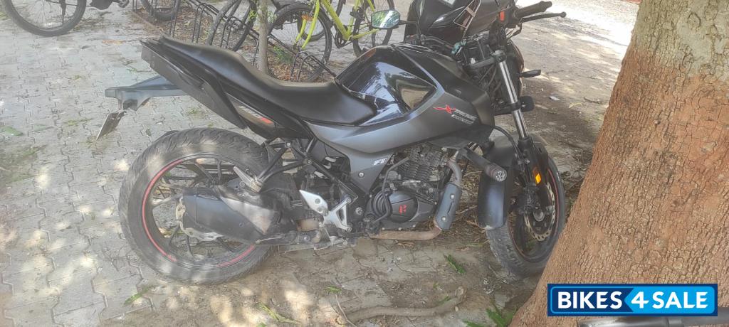 Matt Grey Hero Xtreme 160R Stealth Edition