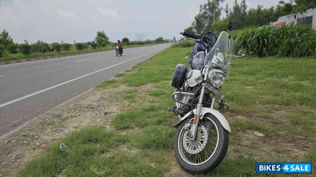 Bajaj Avenger Cruise 220 BS6 Bajaj Avenger Cruise 220 BS6