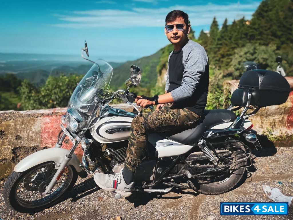 Bajaj Avenger Cruise 220 BS6 Bajaj Avenger Cruise 220 BS6