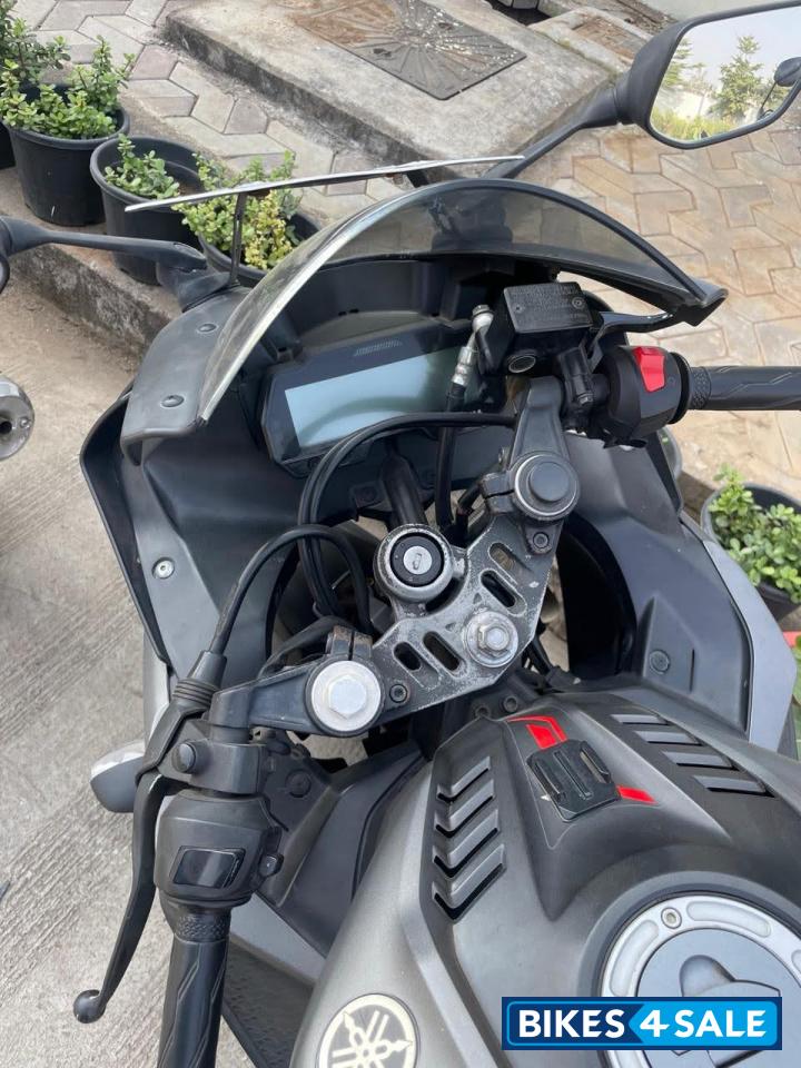 Thunder Grey Yamaha YZF R15 V3