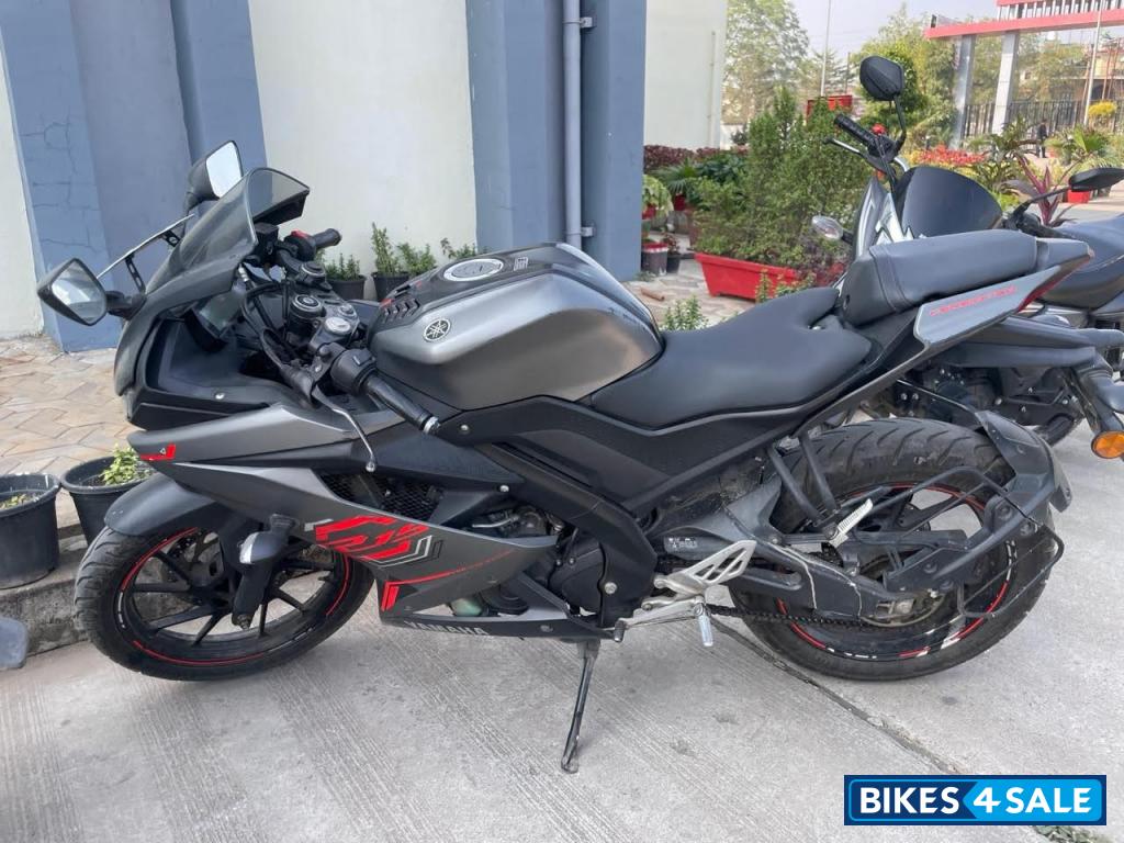 Thunder Grey Yamaha YZF R15 V3 Thunder Grey Yamaha YZF R15 V3