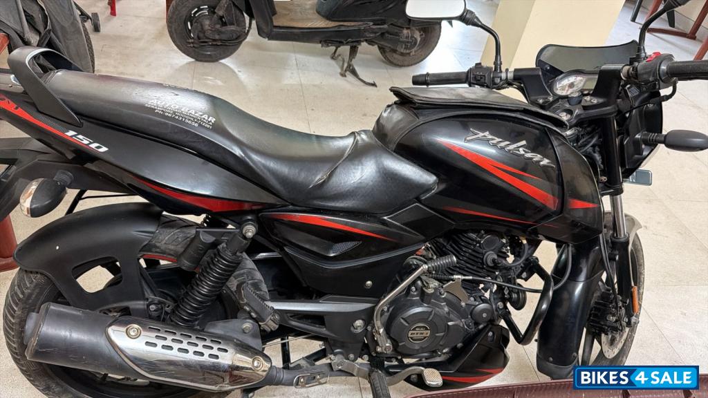 Ebony Blk Red Dkl Bajaj Pulsar 150 Twin Disc BS6
