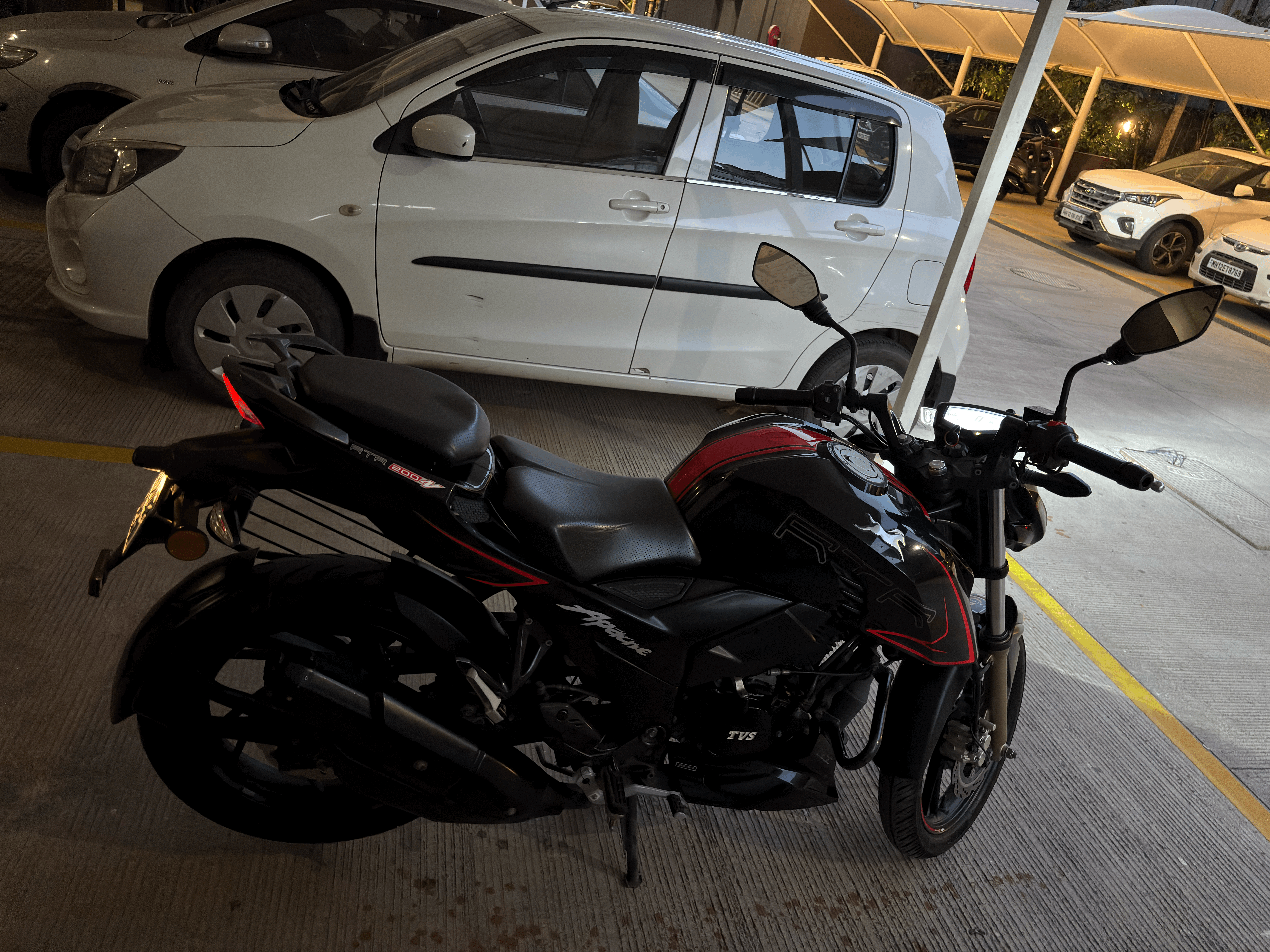Black TVS Apache RTR 200 4V ABS Black TVS Apache RTR 200 4V ABS