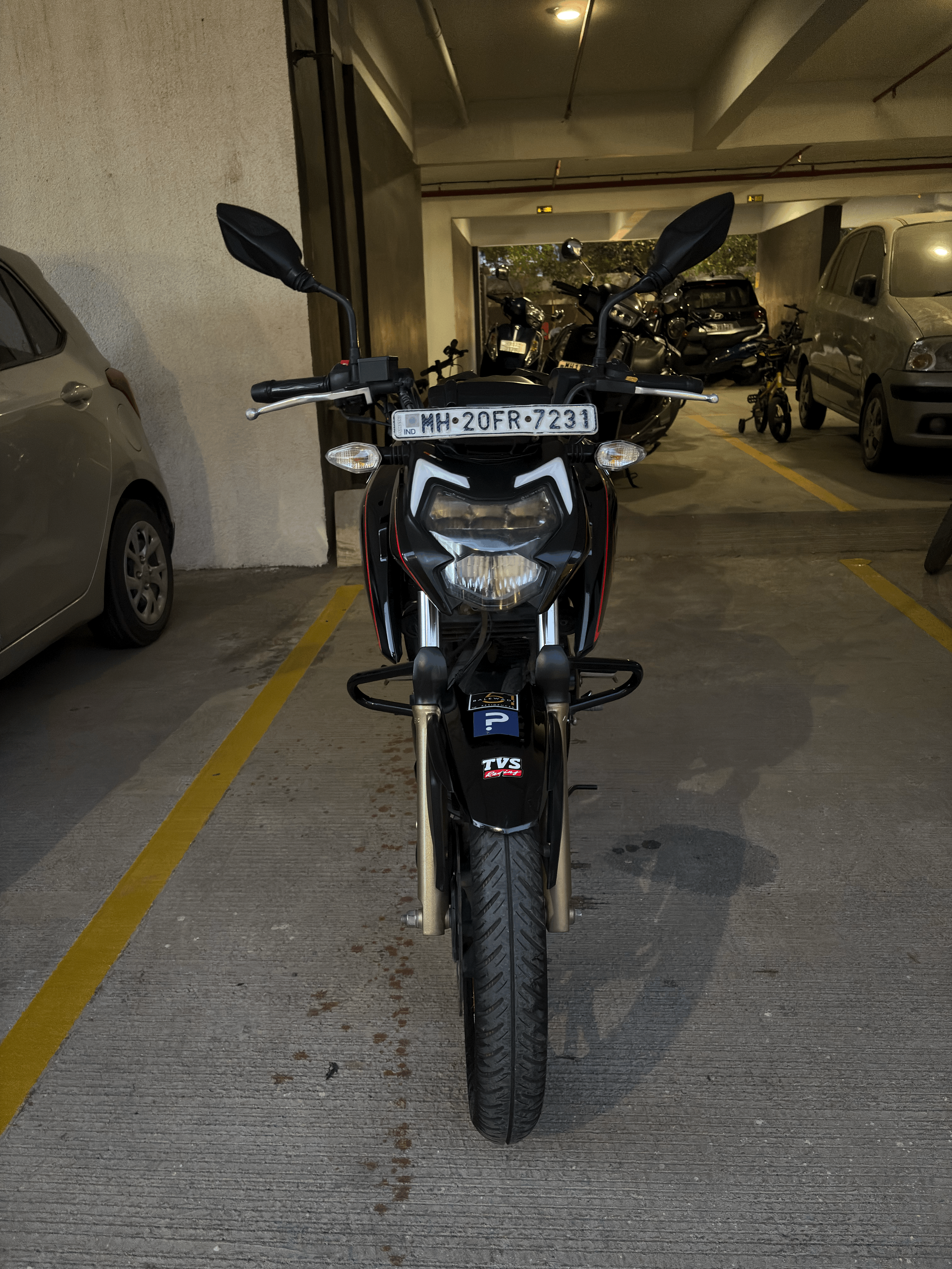 Black TVS Apache RTR 200 4V ABS Black TVS Apache RTR 200 4V ABS