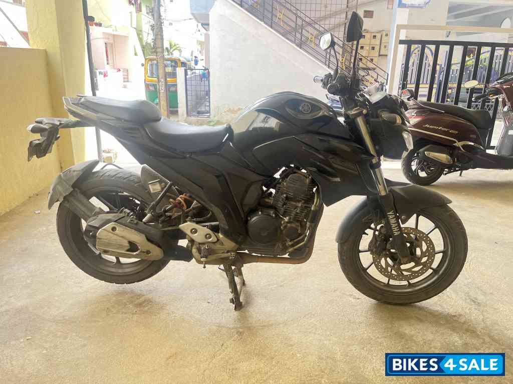 Black Yamaha FZ 25 BS6 Black Yamaha FZ 25 BS6