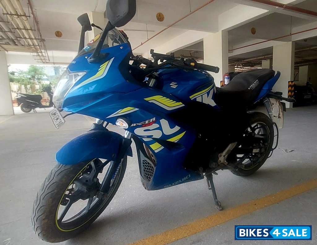 Blue Suzuki Gixxer SF Fi Blue Suzuki Gixxer SF Fi