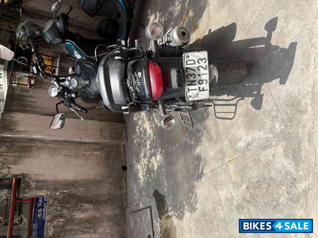 Black Bajaj Avenger Street 160