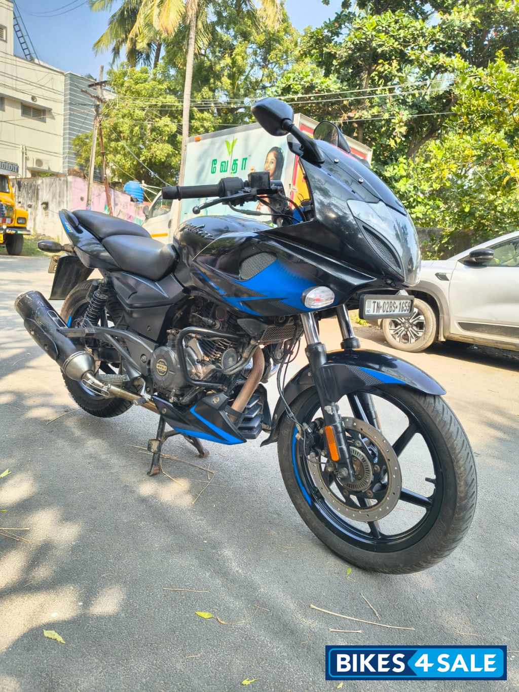 Black And Blue Bajaj Pulsar 220F Black And Blue Bajaj Pulsar 220F
