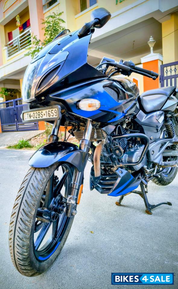 Black And Blue Bajaj Pulsar 220F Black And Blue Bajaj Pulsar 220F