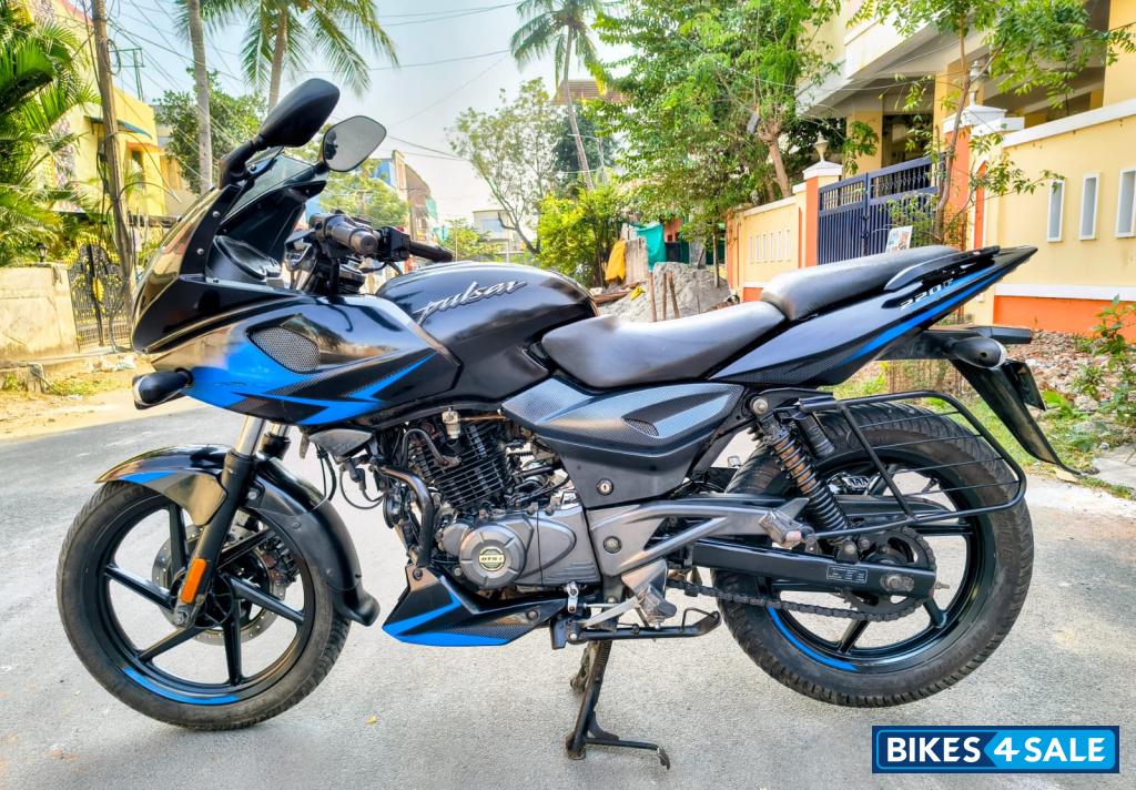 Black And Blue Bajaj Pulsar 220F Black And Blue Bajaj Pulsar 220F