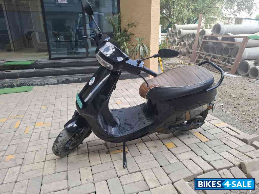 Jet Black Ola S1 Pro Jet Black Ola S1 Pro