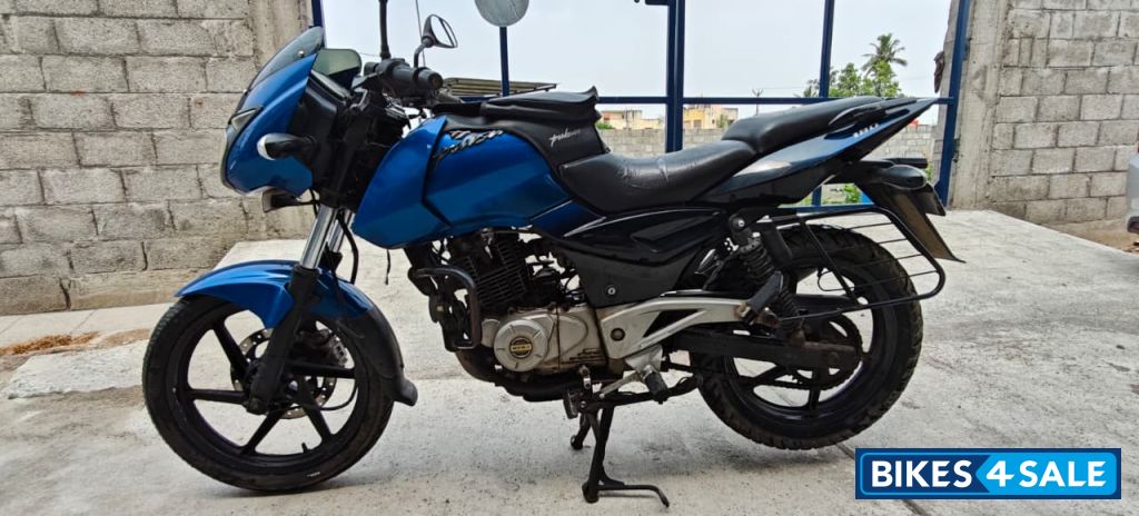 Blue Bajaj Pulsar 180 Blue Bajaj Pulsar 180