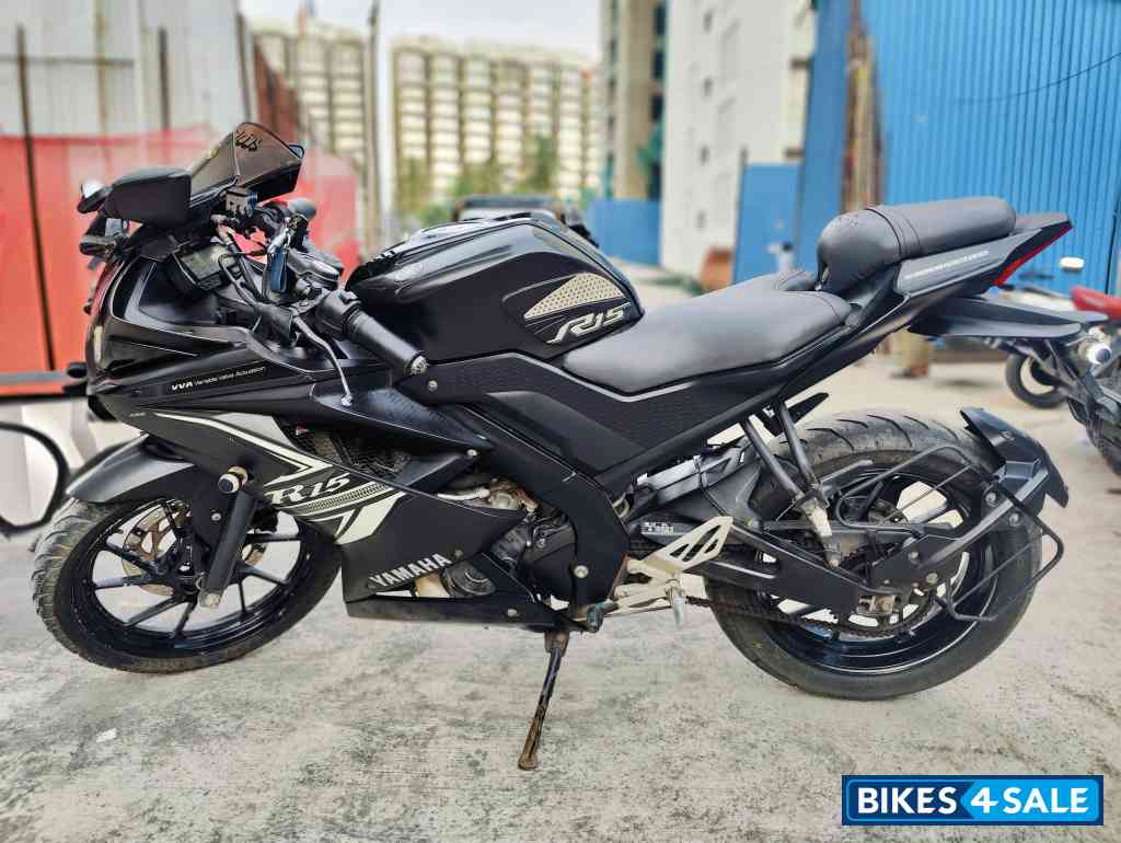 Dark Knight Edition Yamaha YZF R15 V3