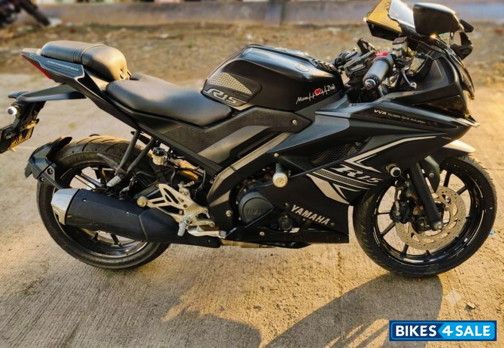 Dark Knight Edition Yamaha YZF R15 V3