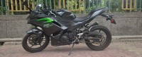Metallic Carbon Grey Kawasaki Ninja 500