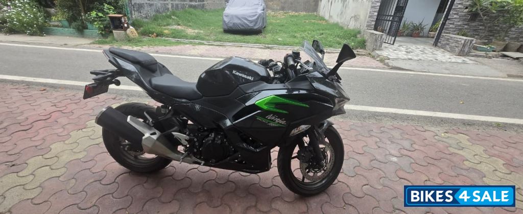 Metallic Carbon Grey Kawasaki Ninja 500 Metallic Carbon Grey Kawasaki Ninja 500