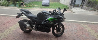 Metallic Carbon Grey Kawasaki Ninja 500