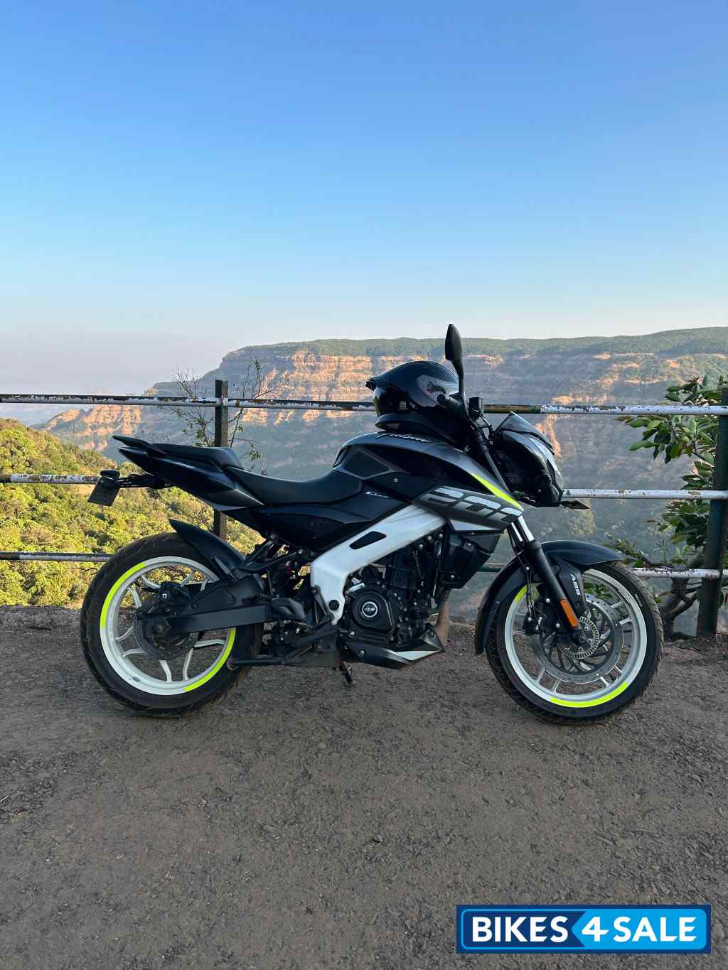 Bajaj Pulsar NS 200 BS6 Bajaj Pulsar NS 200 BS6