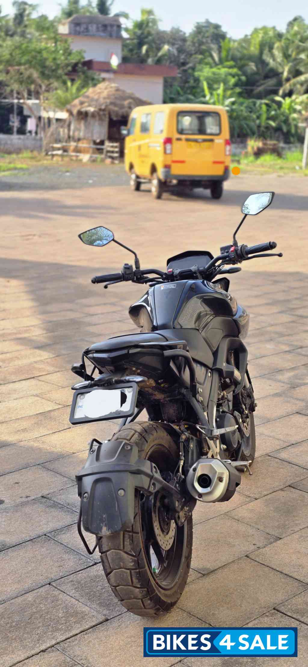 Metalic Black Yamaha MT-15 Ver 2.0 Metalic Black Yamaha MT-15 Ver 2.0