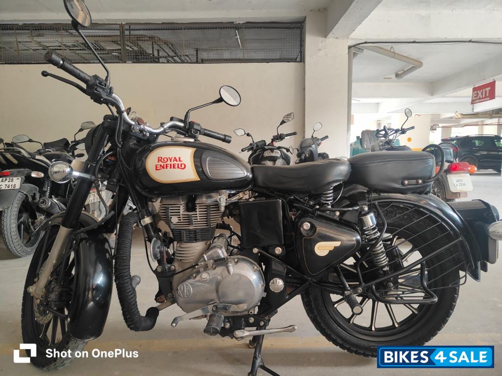 Black Royal Enfield Classic 350