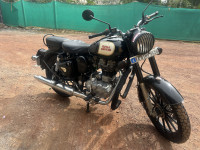 Black Royal Enfield Classic 350