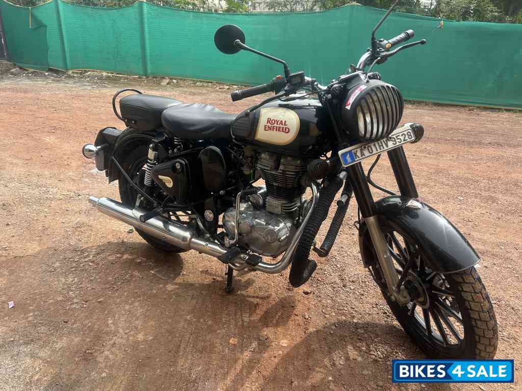 Black Royal Enfield Classic 350 Black Royal Enfield Classic 350