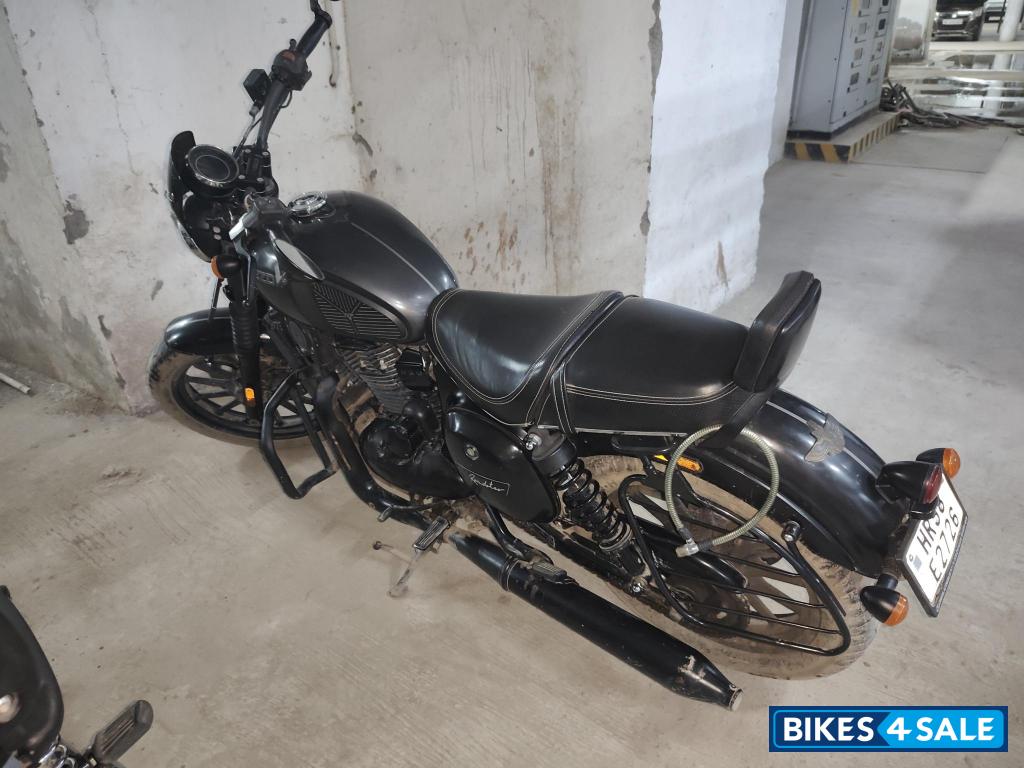 Yezdi Roadster Dark